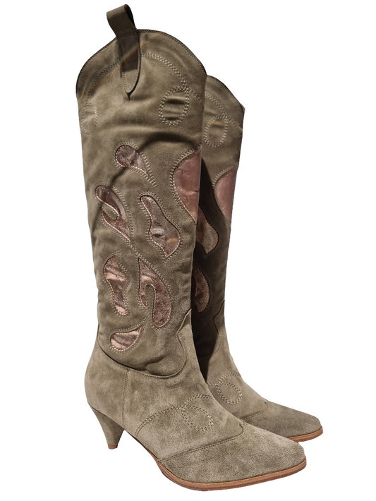 Stivale in pelle scamosciato con dettagli bronzo